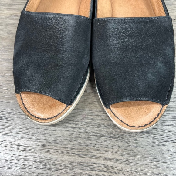 Coach New York Lydia Black Nubuck Suede Open Toe Flats Women's Size 7.5 - Picture 6 of 12